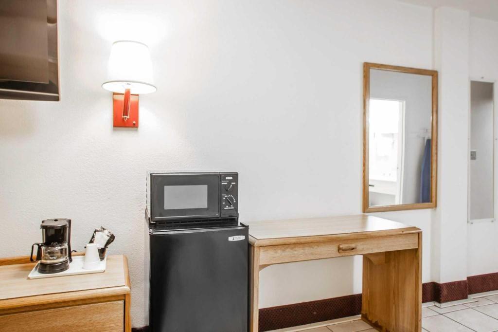 Econo Lodge Truman Inn Sedalia Buitenkant foto