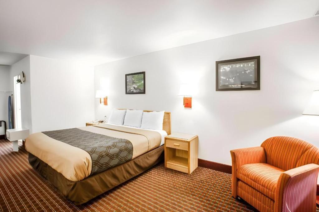 Econo Lodge Truman Inn Sedalia Buitenkant foto