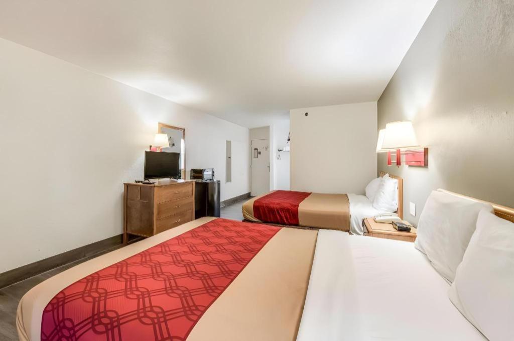 Econo Lodge Truman Inn Sedalia Buitenkant foto