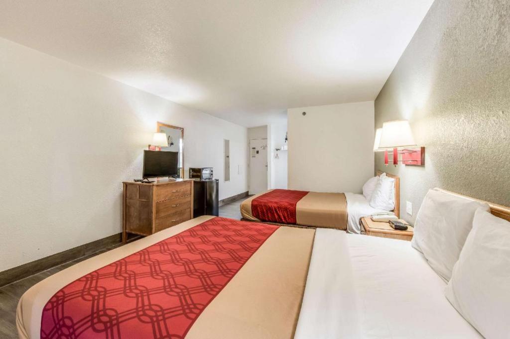 Econo Lodge Truman Inn Sedalia Buitenkant foto