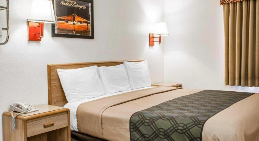 Econo Lodge Truman Inn Sedalia Buitenkant foto