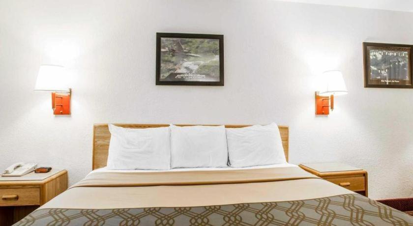 Econo Lodge Truman Inn Sedalia Buitenkant foto