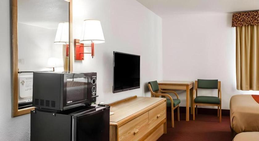 Econo Lodge Truman Inn Sedalia Buitenkant foto